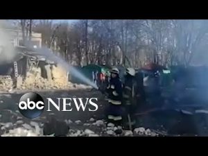 Read more about the article Emergency services respond to strike on residential building in Kyiv