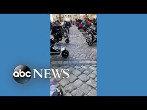 Read more about the article Baby carriages represent deaths of Ukrainian children in war