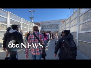 Read more about the article Ukrainian, Russian refugees seeking asylum at US-Mexico border