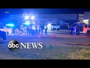 Read more about the article At least 24 people shot at Arkansas car show