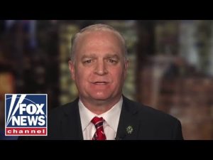 Read more about the article Ukrainians are fighting ‘ferociously and fearlessly’: Lt. Col. Daniel Davis