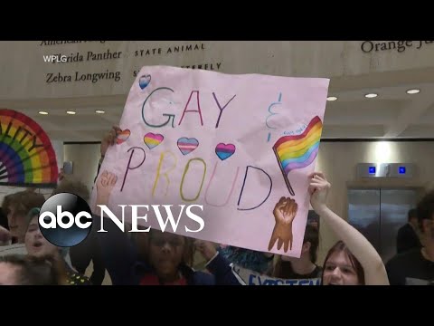 You are currently viewing Florida governor signs controversial ‘Don’t Say Gay’ bill
