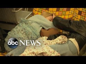 Read more about the article The humanitarian toll on refugees after 1 month of conflict in Ukraine