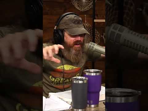Read more about the article Jase Robertson ‘Saves’ a Frog from a Busy Street