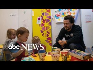 Read more about the article Actor Orlando Bloom’s mission for Ukraine’s refugees