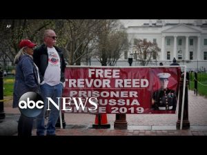 Read more about the article Parents of ex-Marine detained in Russia protest at White House