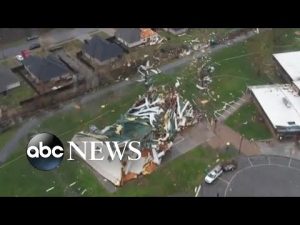 Read more about the article Powerful tornado tears through Springdale, Arkansas