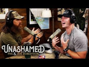 Read more about the article @Sadie Robertson & @Christian Huff’s Love Story & Why Phil Really Built His Podcast Studio | Ep 459