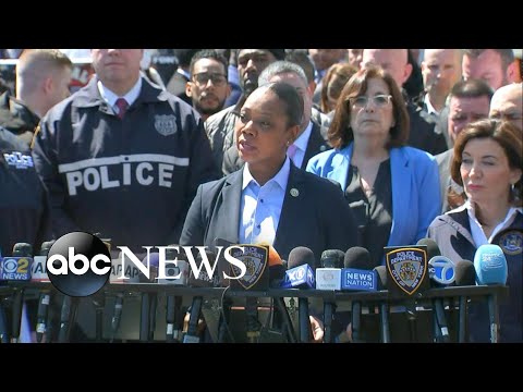 You are currently viewing Officials give 1st update on Brooklyn subway shooting