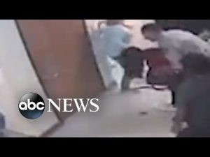 Read more about the article School resource officers perform Heimlich maneuver on student