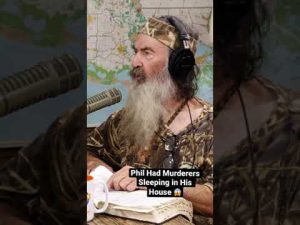 Read more about the article Phil Robertson Once Had Two Murderers Sleep at His House | #shorts