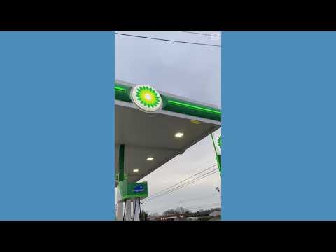 You are currently viewing Wind shakes gas station roof in Tennessee