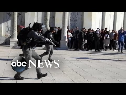 You are currently viewing Israeli security forces storm Al-Aqsa mosque