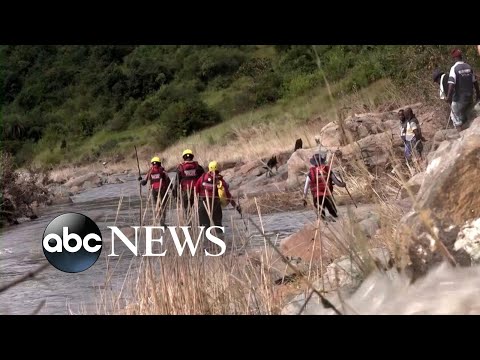 You are currently viewing Major flooding kills hundreds in South Africa