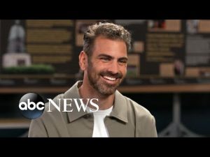 Read more about the article Nyle DiMarco reflects on deaf culture and visibility