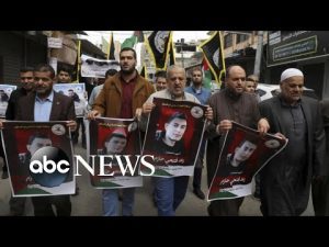 Read more about the article Israelis and Palestinians on edge after wave of attacks, renewed clashes | ABCNL