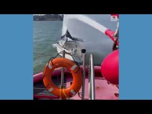 Read more about the article Firefighters, Coast Guard put out fire near Treasure Island