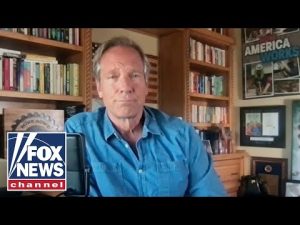 Read more about the article Mike Rowe shadows NC police in new episode of Fox Business show