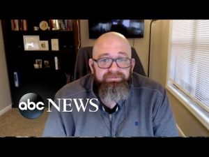 Read more about the article Apple Store employee explains why he’s fighting to unionize