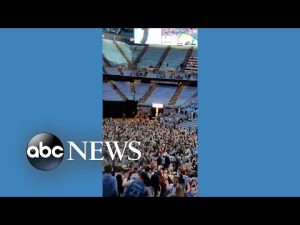 Read more about the article Fans swarm court after UNC’s Final Four win