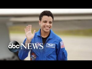 Read more about the article Historic SpaceX mission launches