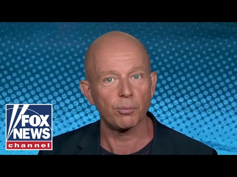 You are currently viewing Hilton: Biden is utterly useless