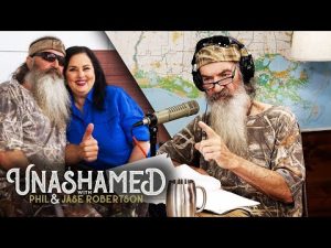 Read more about the article Miss Kay Teases Phil That She May Still Be a Baptist Girl & Jase Questions His Old Job | Ep 455