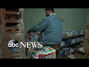 Read more about the article Bonded by war, Syrian refugee welcomes Ukrainians fleeing Russian invasion