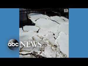 Read more about the article Ice chunks float down river in Maine