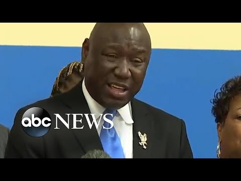 You are currently viewing Family member of Buffalo mass shooting victims breaks down in sobs