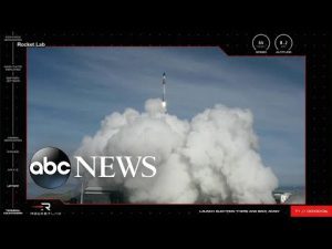 Read more about the article Helicopter catches rocket booster