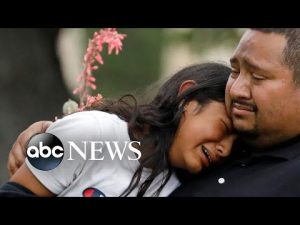 Read more about the article Texas school shooting, US primaries and lightning strikes: World in Photos, May 25