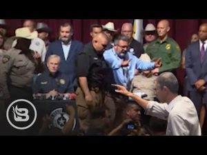 Read more about the article Beto O’Rourke Interrupts Abbott Press Conference Just To Get Absolutely Owned By Uvalde Mayor