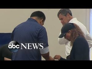 Read more about the article Beto O’Rourke donates blood after school shooting
