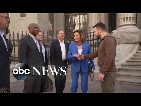 You are currently viewing US lawmakers meet with President Zelenskyy in Ukraine