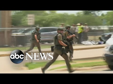 You are currently viewing Agonizing minutes revealed as officers remained outside classroom
