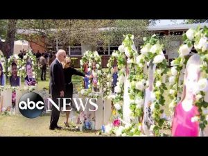 Read more about the article Biden visits Robb Elementary School memorial site
