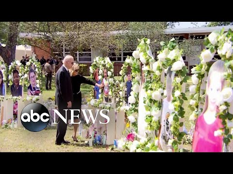 You are currently viewing Biden visits Robb Elementary School memorial site