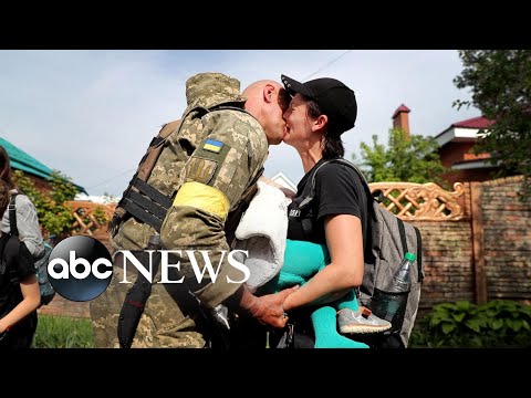 You are currently viewing Ukraine, Queen Elizabeth II and Panda: World in Photos, May 31