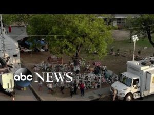 Read more about the article Residents visit memorial honoring Uvalde shooting victims