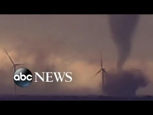 Read more about the article Powerful tornado sweeps through wind farms in north Texas