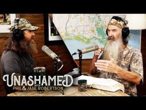 Read more about the article Jase Runs Straight Into Toddler Chaos, Uncle Si’s Ball of Socks & the Curse on America | Ep 474