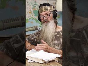 Read more about the article We Don’t Do Good Deeds to Get to Heaven | Phil Robertson