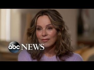 Read more about the article Actress Jennifer Grey speaks candidly about past relationships, plastic surgery