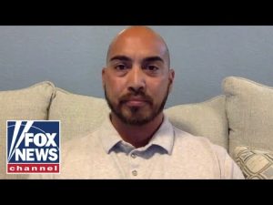 Read more about the article Texas father who stood guard at elementary school speaks out