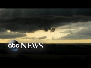 Read more about the article Drone footage shows shelf clouds in Nebraska amid storm
