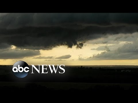You are currently viewing Drone footage shows shelf clouds in Nebraska amid storm