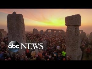 Read more about the article Summer solstice, International Yoga day and China floods: World in Photos, June 21