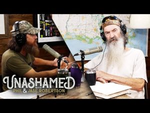 Read more about the article Phil Surprises Jase with a Compliment & Jase Gets Robbed by a Crow | Ep 500