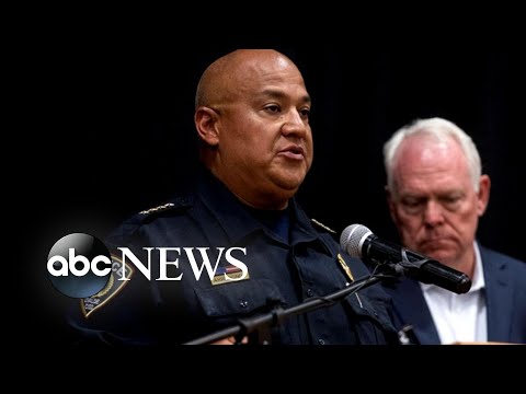 You are currently viewing Uvalde school police chief off the job